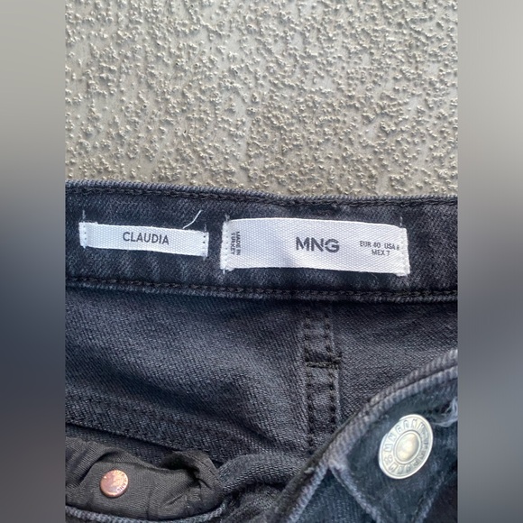 Slim high waist, tight fit , cropped length. Never worn. - Picture 4 of 5